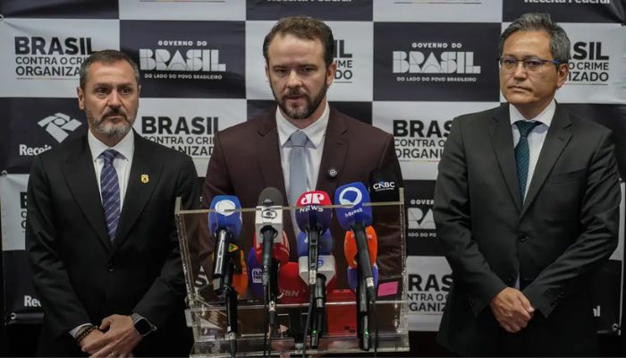  Brasil e EUA anunciam acordo de combate ao tráfico de armas e drogas 